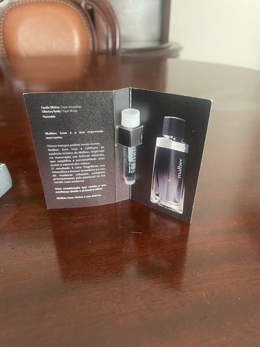 Máscara de Pestanas e Sobrancelhas Transparente Alinha Tudo