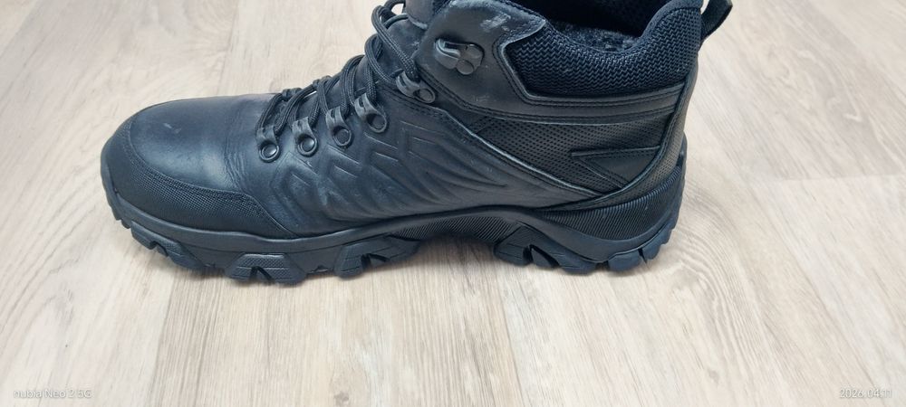 продаю чоловічі зимові черевики CLUBSHOES у хорошому стані