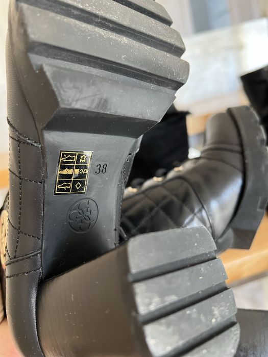 Жіноче взуття guess casadei boss