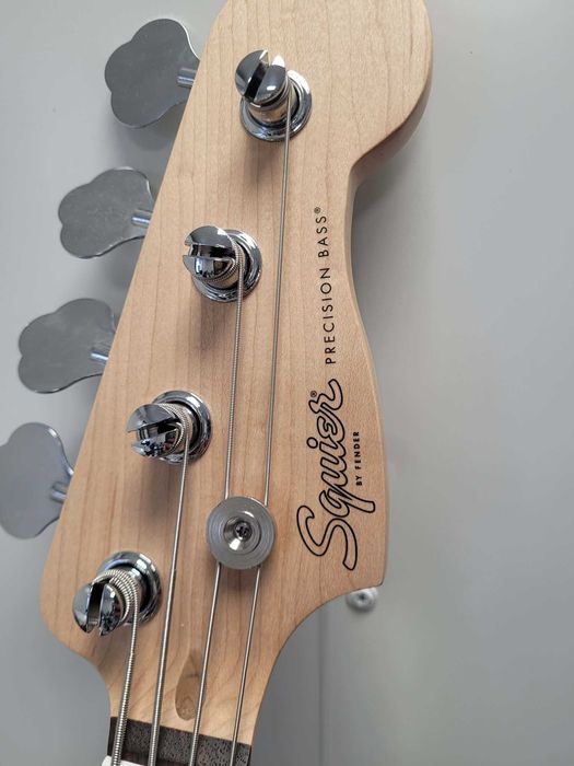 Gitara basowa Fender Squier Debut Series Precision 4 struny