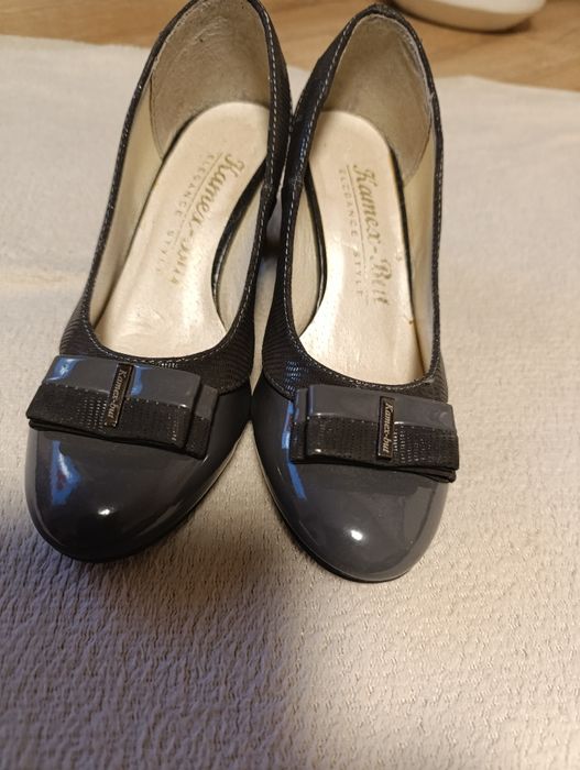 Czółenka lakierowane