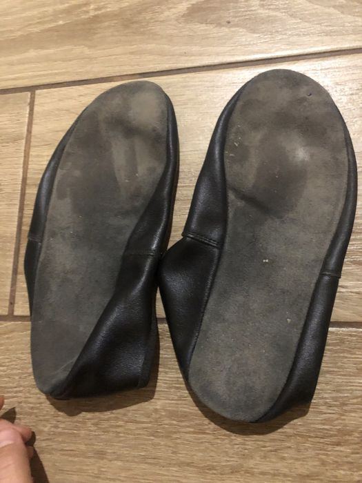 Чешки в гарному стані устілка 23,5; 24,5