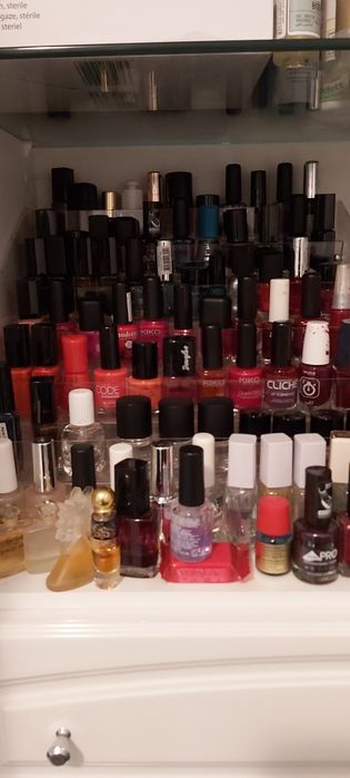 Expositor em acrilico mais vernizes