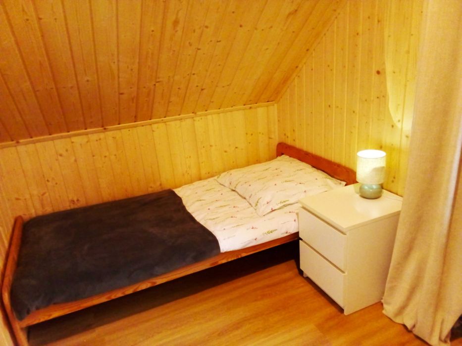 Drewniany domek w górach z tarasem na wynajem. PROMOCJA FERIE