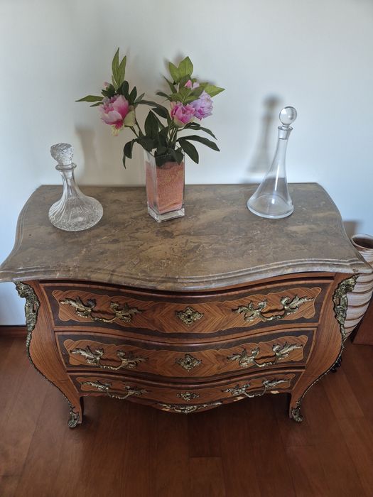 Cómoda estilo Luís XV