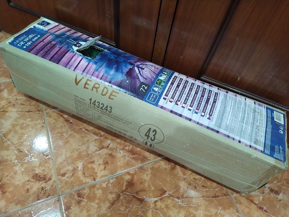 Árvore de Natal enfeites festas casa quarto apartamento vivenda escrit