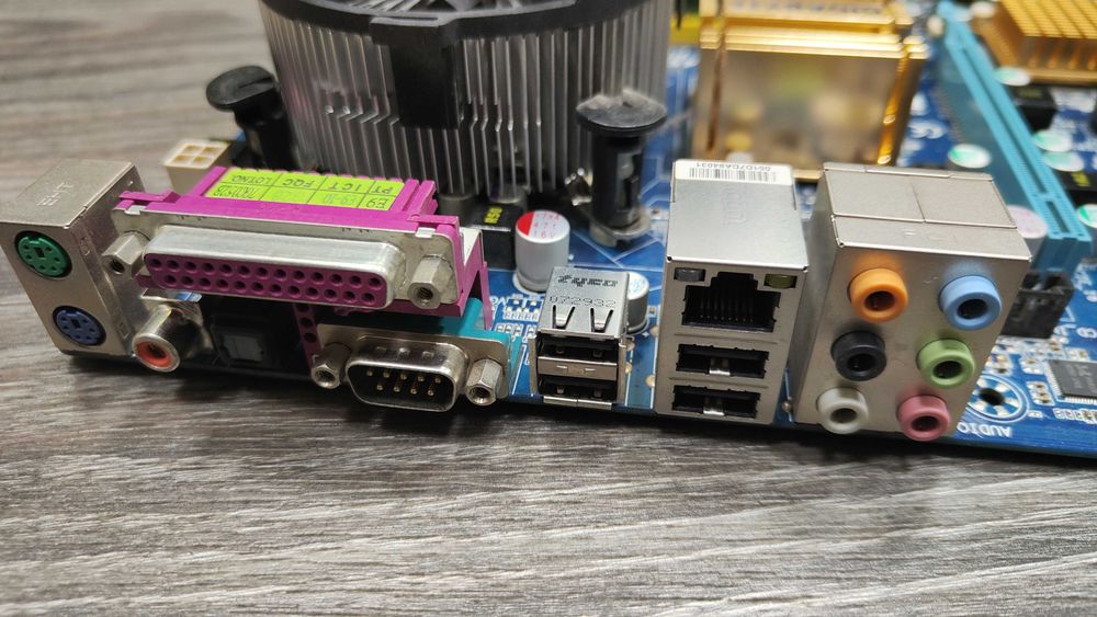 Комплект E5200 та Gigabyte P31-DS3L та 2х2 Гб DDR2