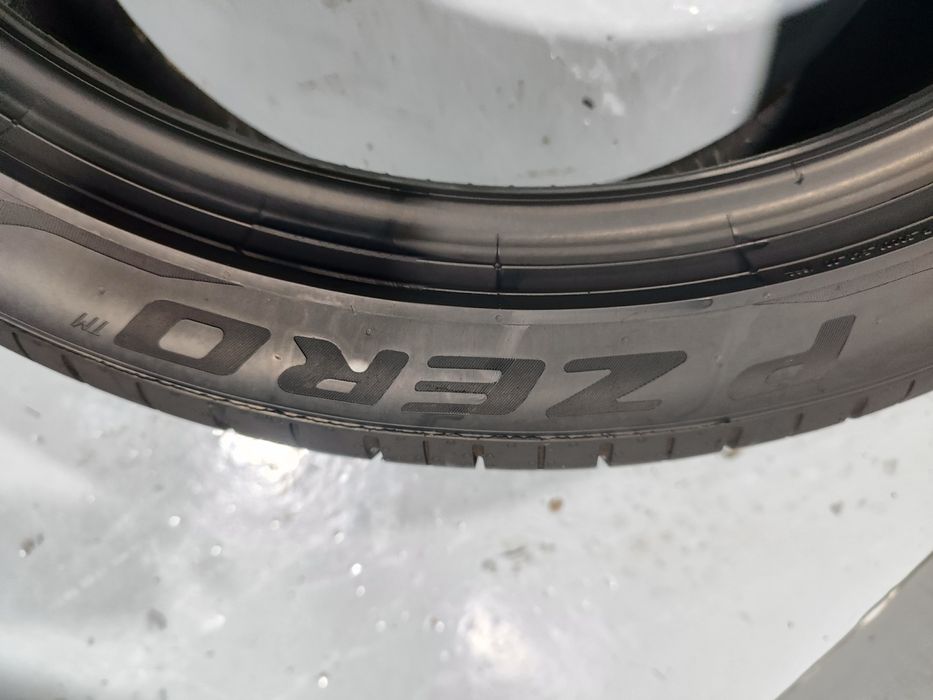 2 pneus semi novos 255-40R20 Pirelli - Oferta dos Portes