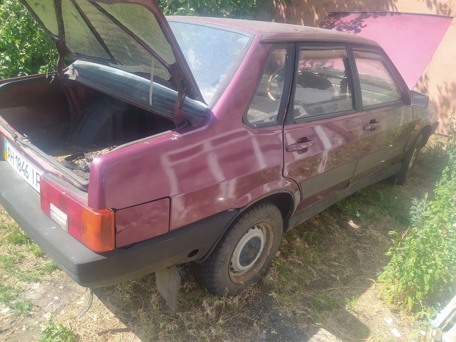 ВАЗ 2199 /1999 газ /бензин