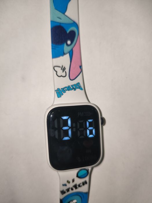 Relógio digital do stitch com horas e data