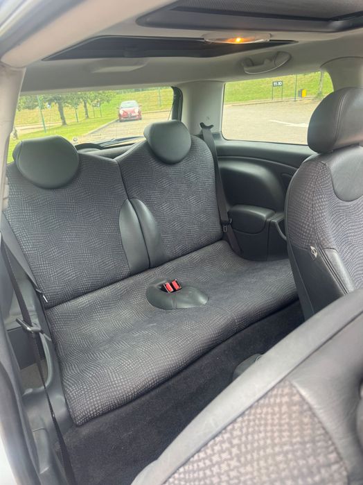 Mini Cooper 1.6522596213505413127