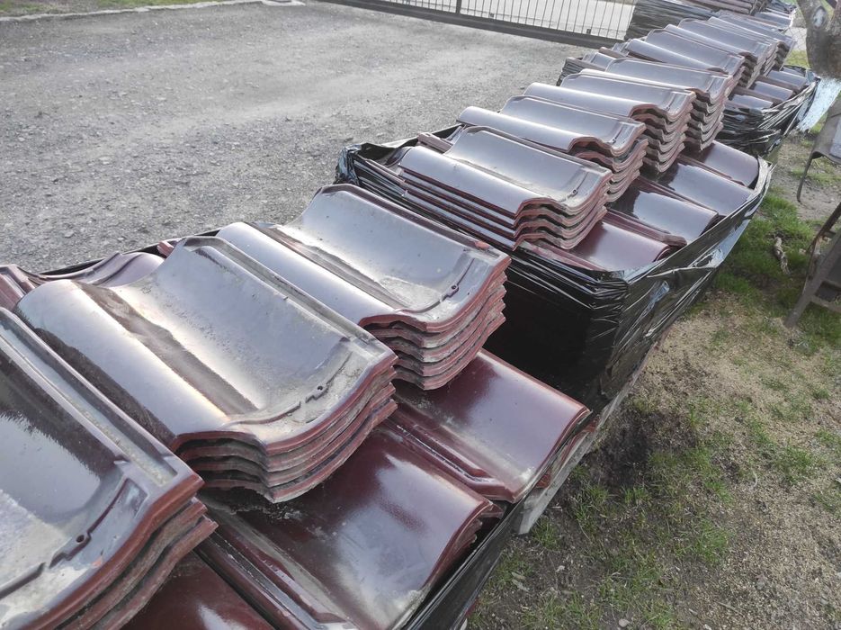 Dachówki koramic ciemna wiśnia