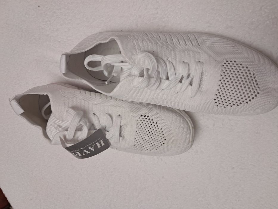 Idealne buty na spacery adidasy