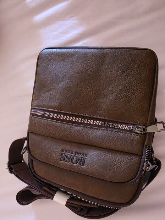 Hugo boss skóra saszetka nerka