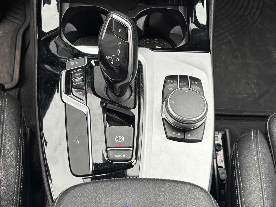 BMW X3 sDrive18d Automático | Nacional | 08/2019 | Volante M