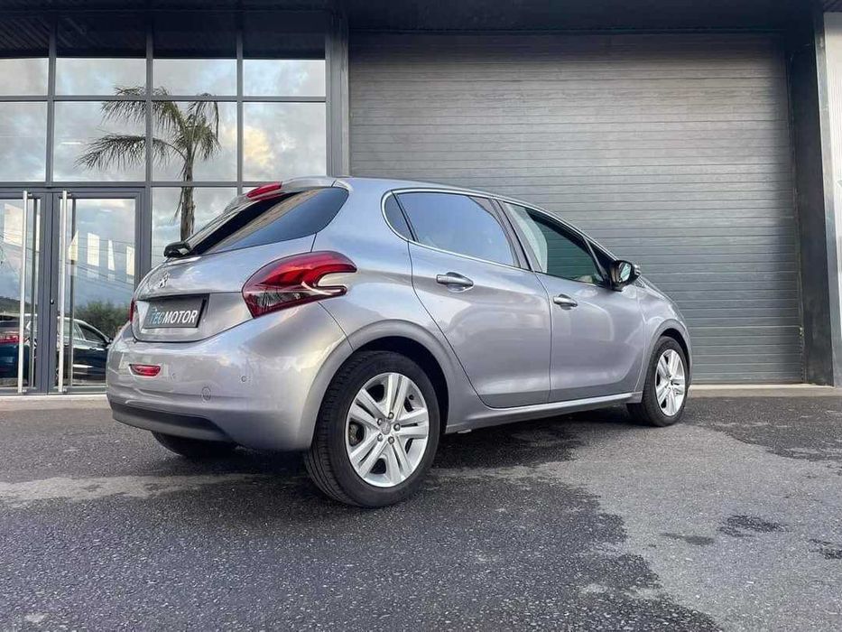 Peugeot 208 Allure