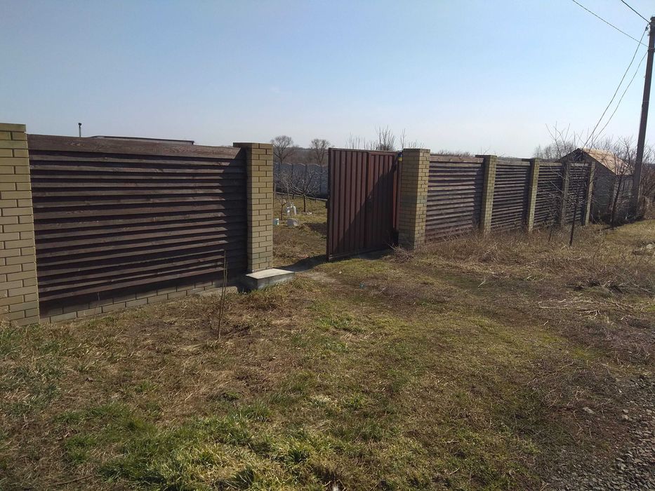 продам дом на берегу реки или обмен на ком. недвиж. в центре-бар,к