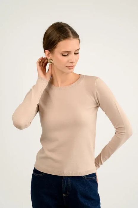 Джемпер кофтинка стильна