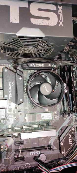 Продам комплект Ryzen 5 5600x+B450 Tomahawk MAX