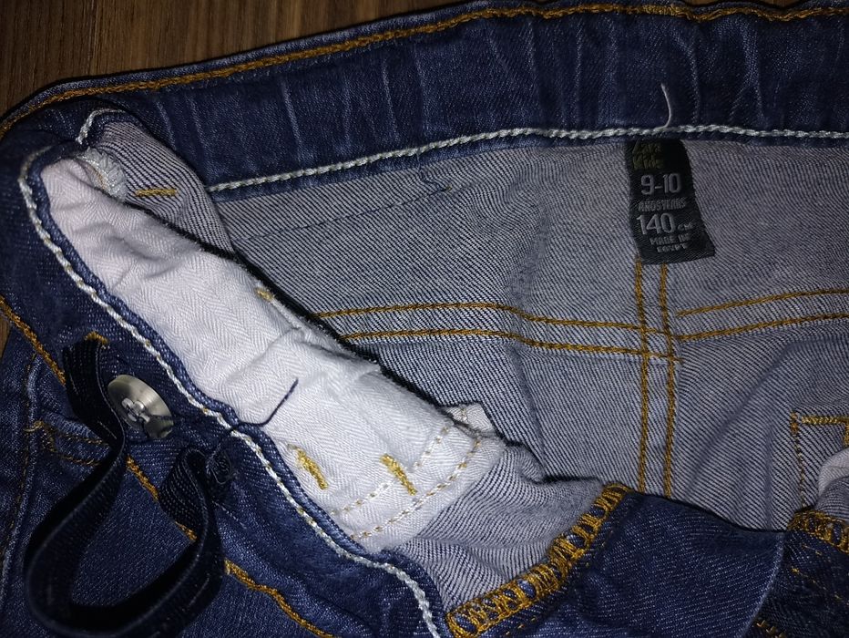 Jeansy dla chłopca Zara 140