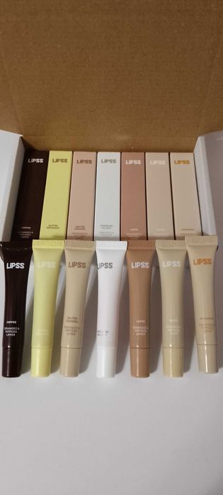 Акція! 1+1+1=4 Блиск для губ Lipss нові.