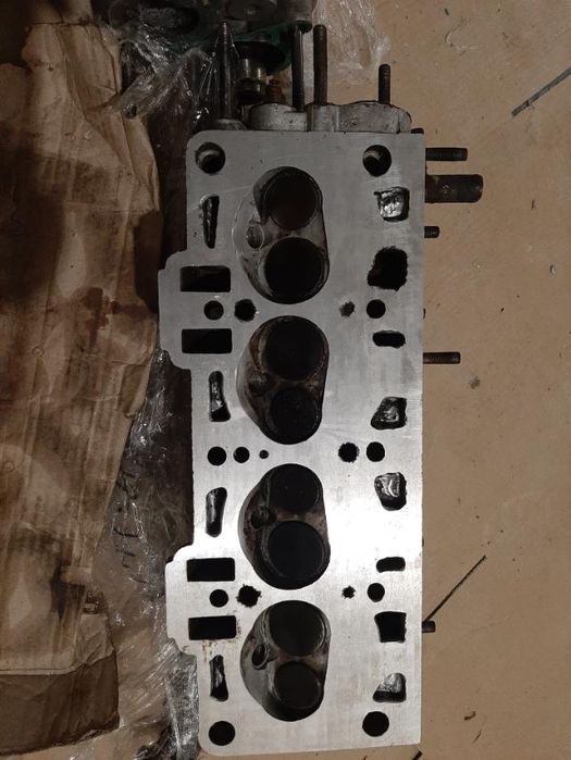 ГБЦ головка блока ВАЗ КПП 2107 21083 2109 2110 2114 1.3 1.5 карб инж: 1 ...