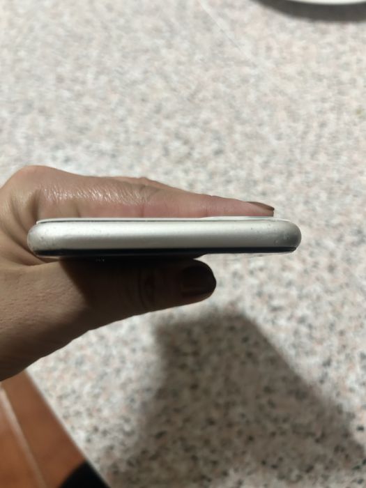 Iphone 11 64g  com carregador