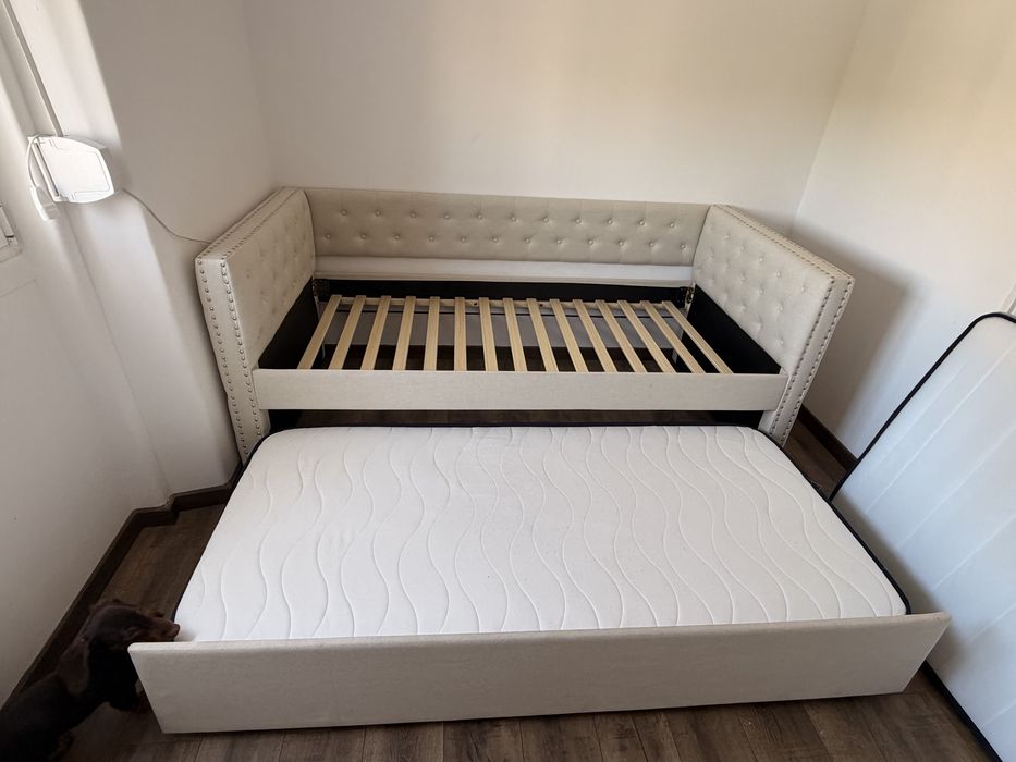 Sofa que desdobra se em 2 camas