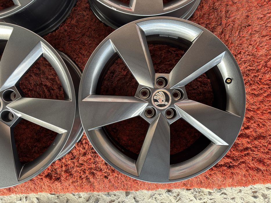 Original Skoda Octavia Rs Fabia Roomster Volkswagen R17 5x100
