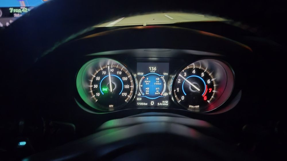Jaguar XE/абсолютно справне авто