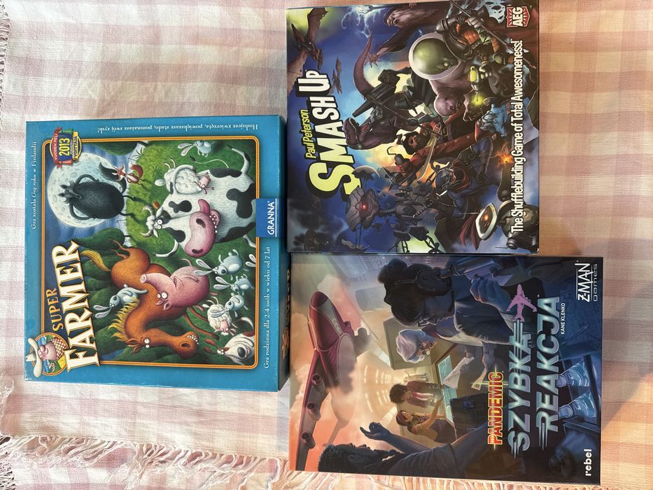 3 gry: smash up, pandemic szybka reakcja i super farmer.