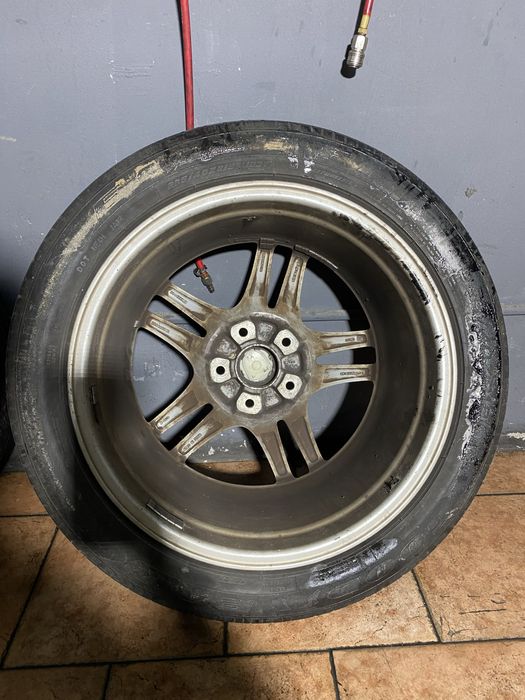 Conjunto 4 jantes originais PORSCHE R19 com pneus. Furação 5x130. Jantes em muito bom estado.