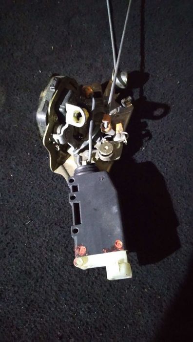 Fecho Da Porta Trás Dto Saab 9-3 (Ys3d)