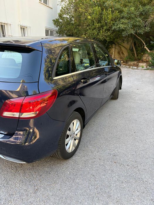 Mercedes-Benz B180d