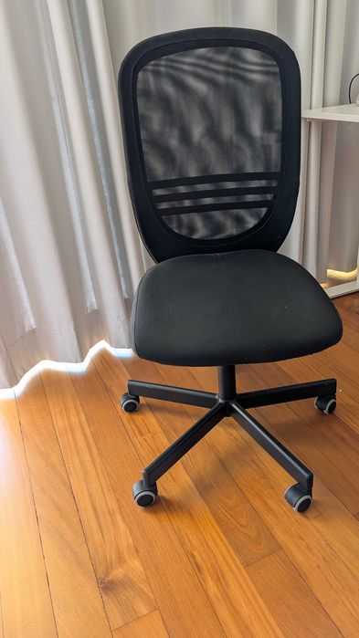 Cadeira giratória FLINTAN (IKEA), preto