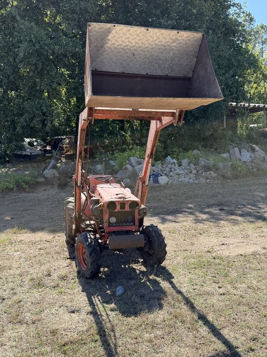 Kubota b7001 4x4 com pa frontal