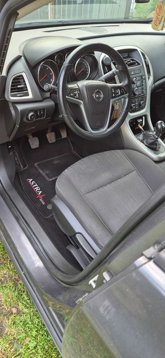 Opel astra j kombi 1.7 cdti