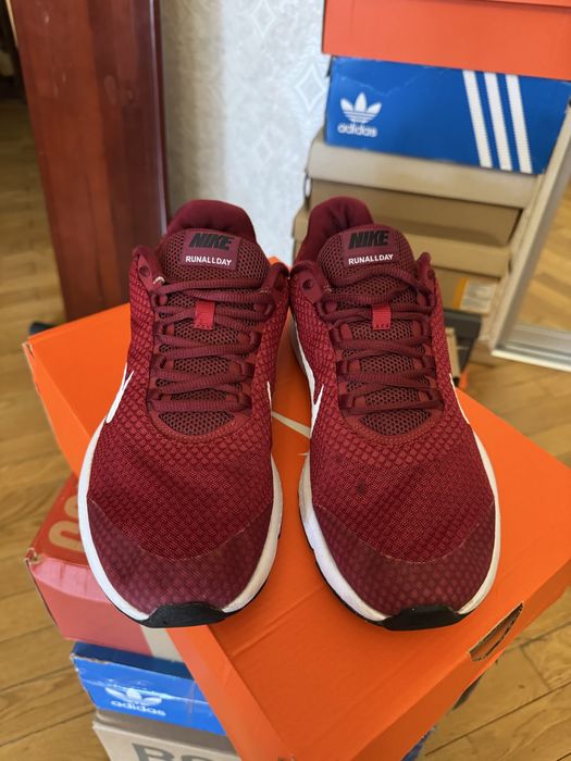 Продам чоловічі кросівки Nike Runallday 898464-602. Гарний стан.