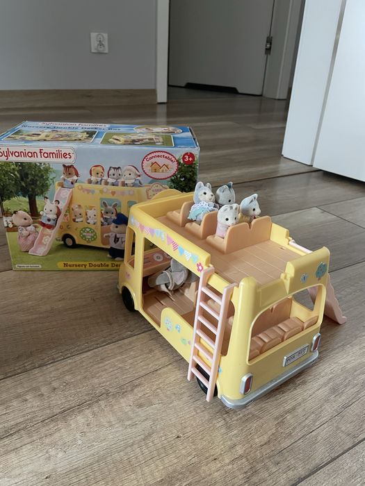 Autobus Sylvanian Families plus figurki