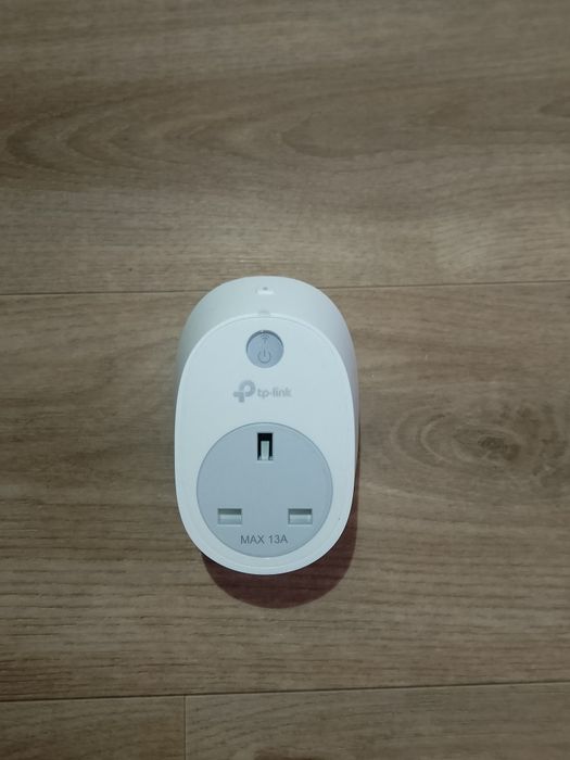 Розумна розетка TP-Link Smart Wi-Fi Plug HS100