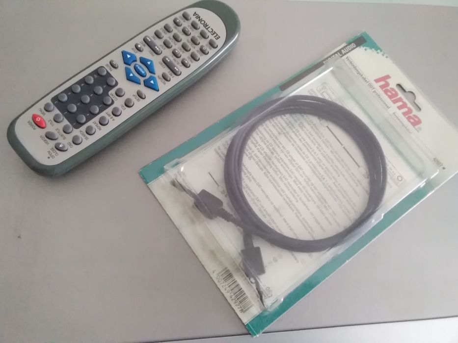 Vendo TV - DVD e cabo som fibra óptica  - TV JVC LCD/ leitor DVD