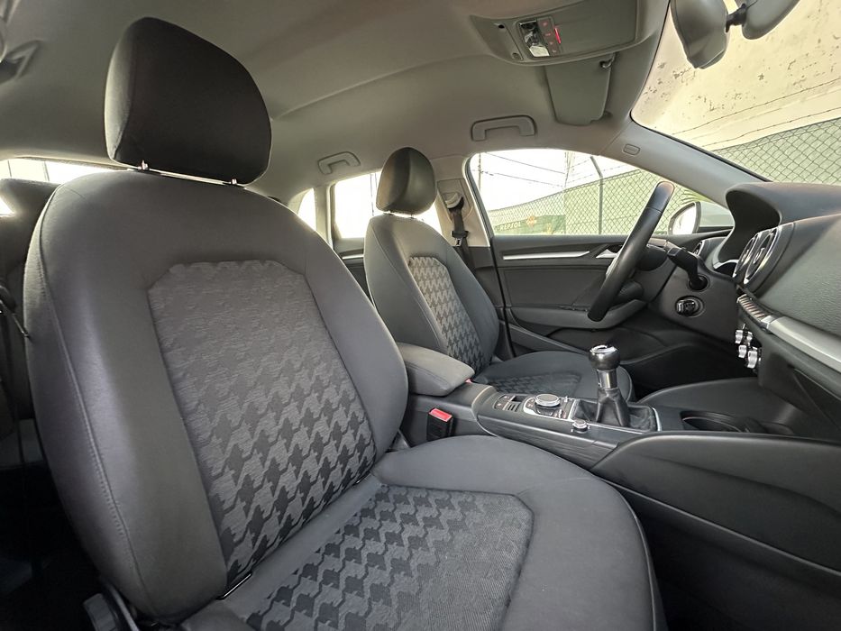 Audi A3 1.6 TDi ‘ Sportback ‘  GARANTIA !  / Nacional