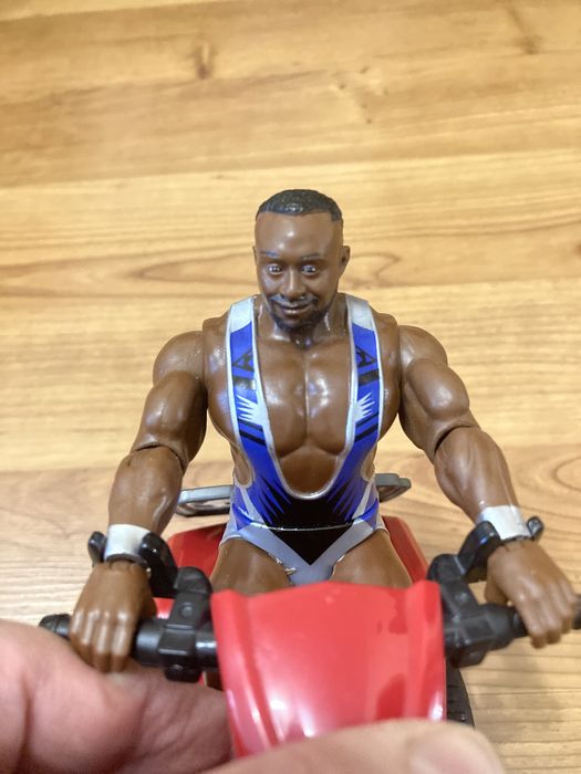 Машинка вездеход Spin бренд:Mattel машинка разборная.