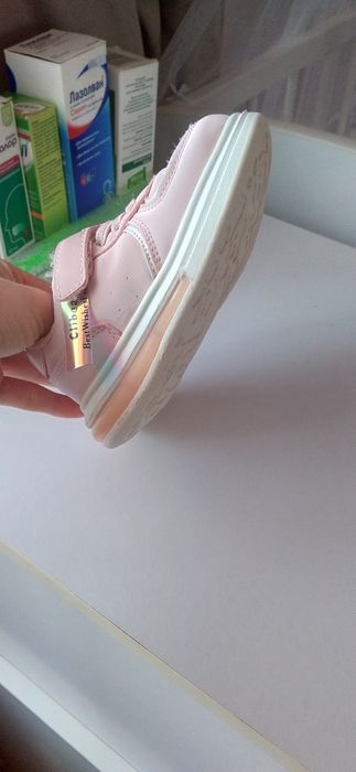 Дитяче взуття для дівчаток