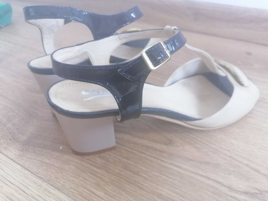 Buty damskie na obcasie botki 39