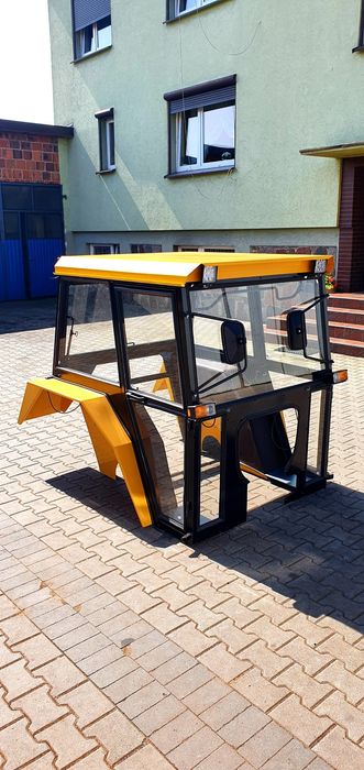 Kabina C360 Kabina ciągnikowa c360 c330 maska c360 Kabina c330