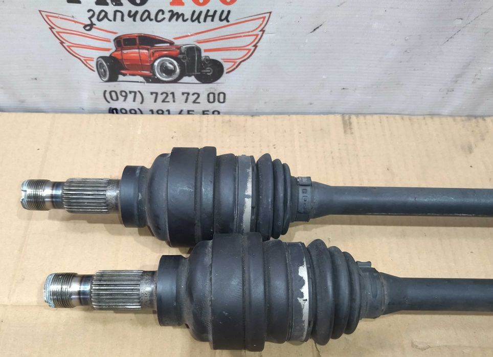 Піввісь задня полуось привод шрус Infiniti QX30 Інфініті 2017-