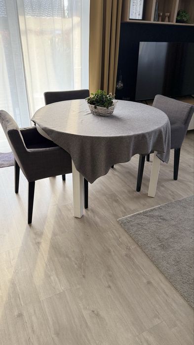 Stół IKEA rozkładany + 4 krzesła