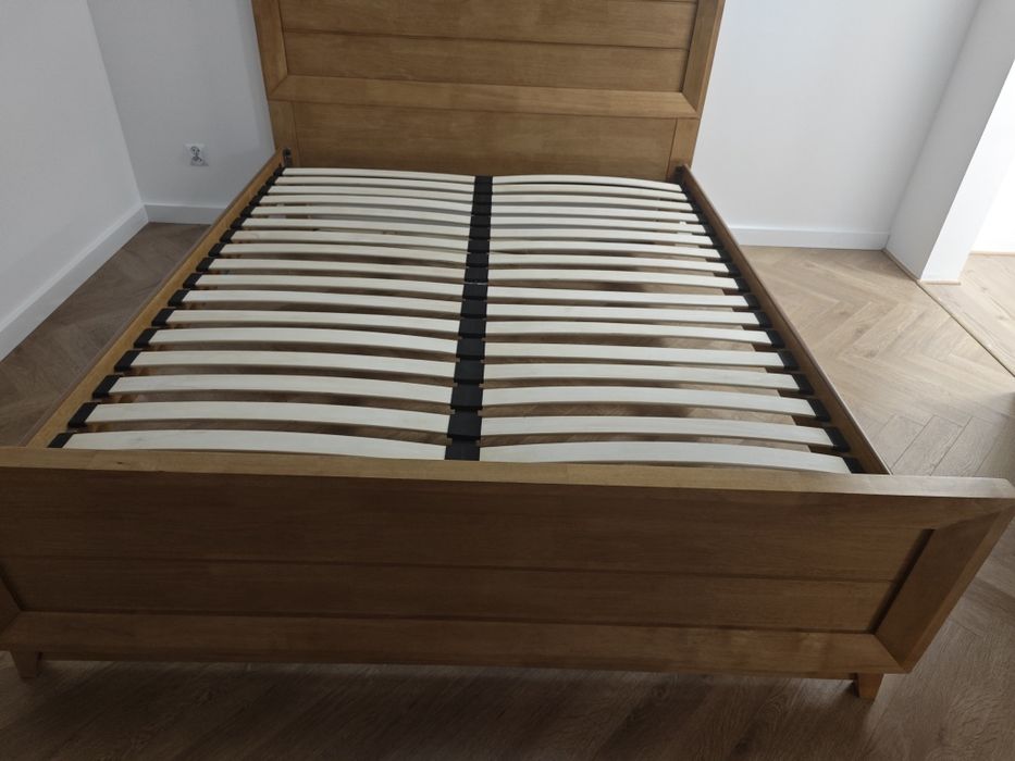 Łóżko z materacem  160
