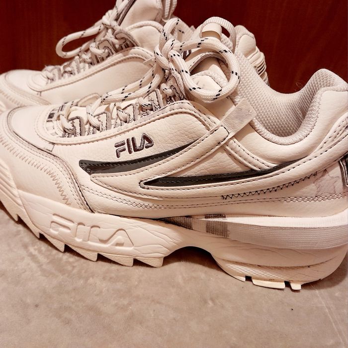 Продам оригінальні шкіряні красовки FILA